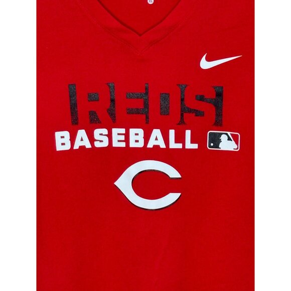 Cincinnati Reds Nike Women's V-neck T-shirt Dri-Fit Size XL Baseball Cincy MLB - Picture 2 of 7